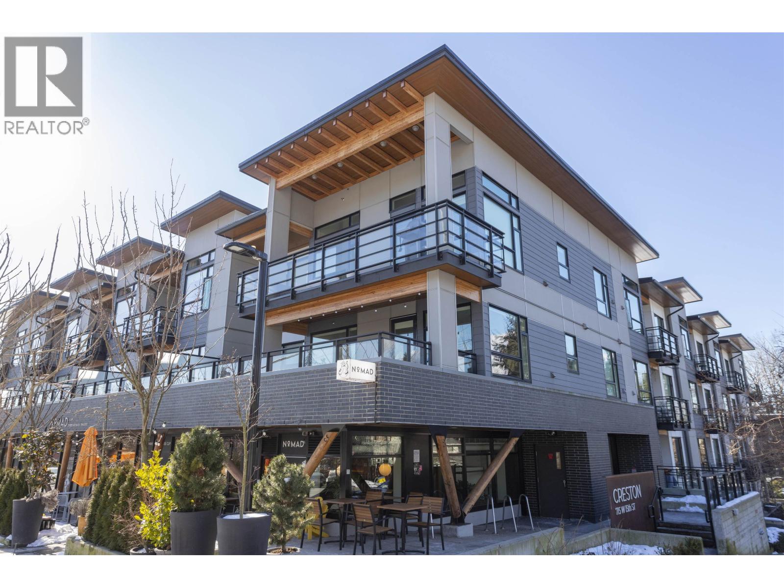 204 715 W 15th Street, North Vancouver, British Columbia  V7M 1T2 - Photo 2 - R3116642