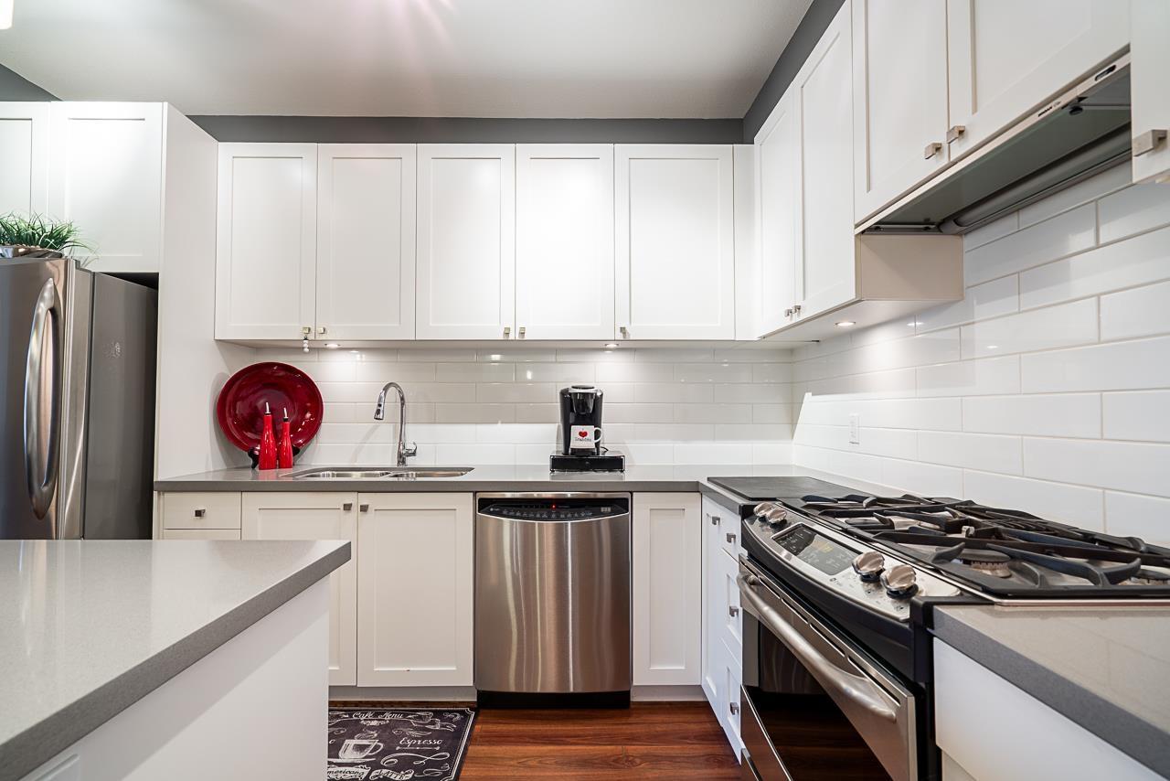 325 15850 26 AVENUE, surrey, British Columbia