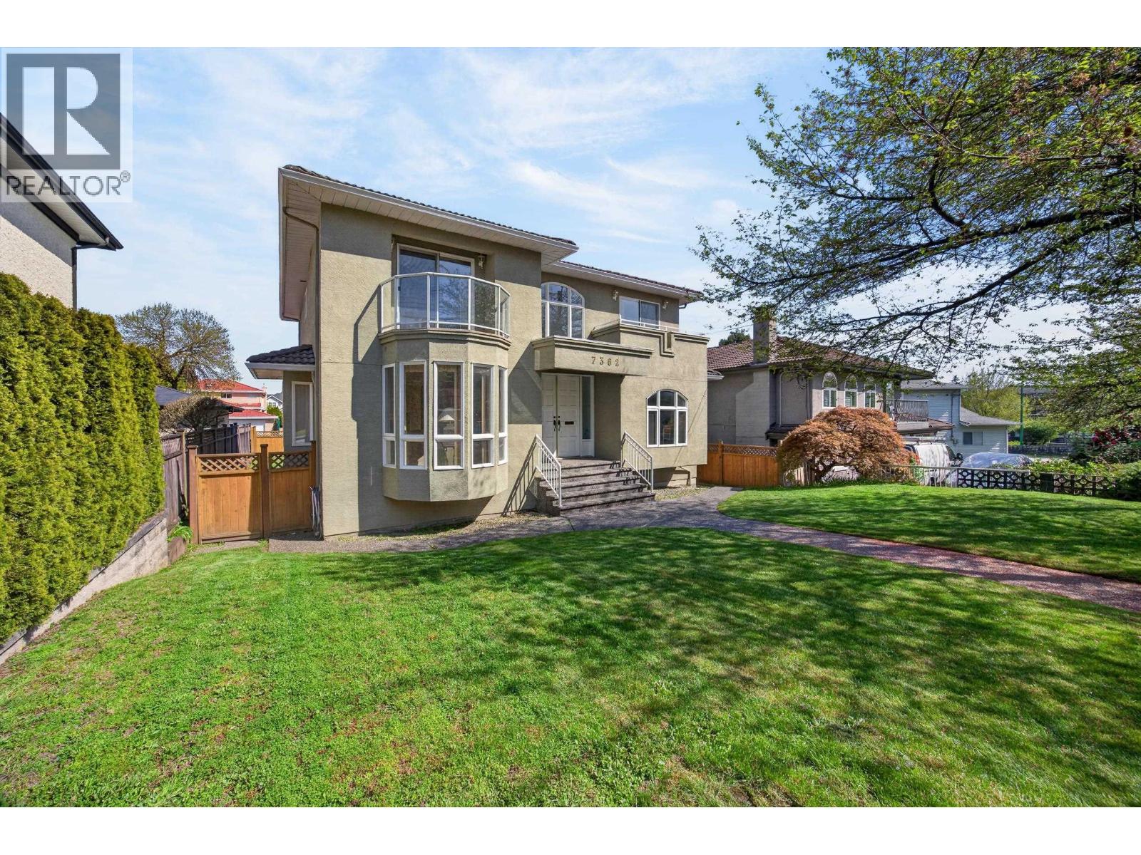 7362 Waverley Avenue, Burnaby, British Columbia  V5J 4A6 - Photo 2 - R3116639