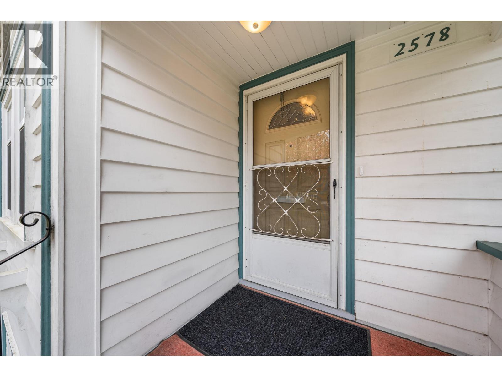 2578 Oxford Street, Vancouver, British Columbia  V5K 1N1 - Photo 35 - R3116650