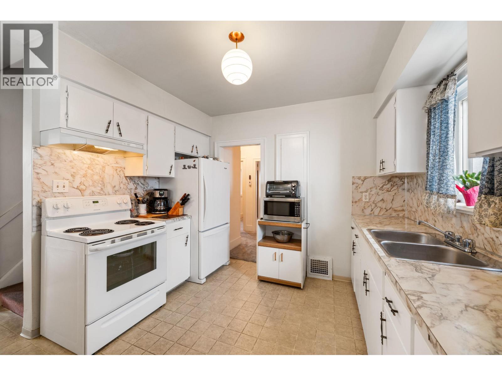 2578 Oxford Street, Vancouver, British Columbia  V5K 1N1 - Photo 6 - R3116650