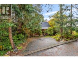 713 E ST. JAMES ROAD, North Vancouver, British Columbia