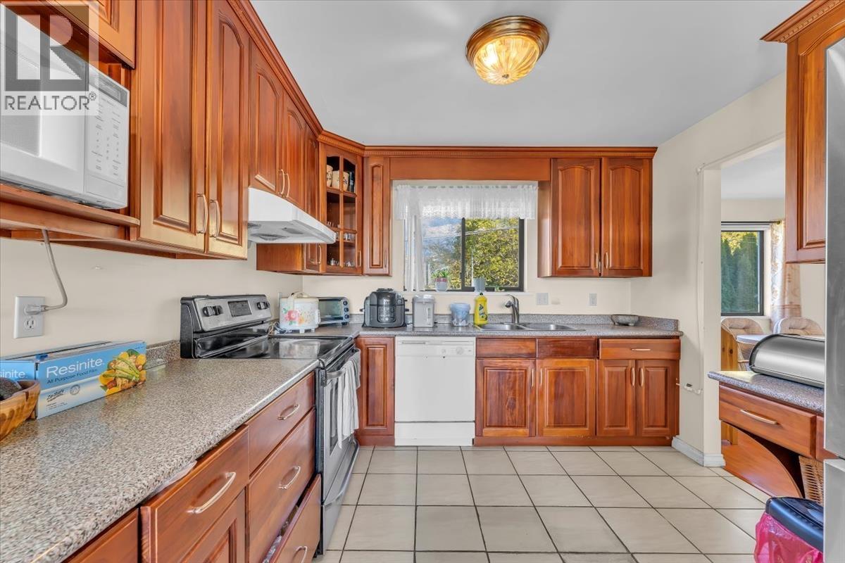 7266 17th Avenue, Burnaby, British Columbia  V3N 1K9 - Photo 13 - R3116711