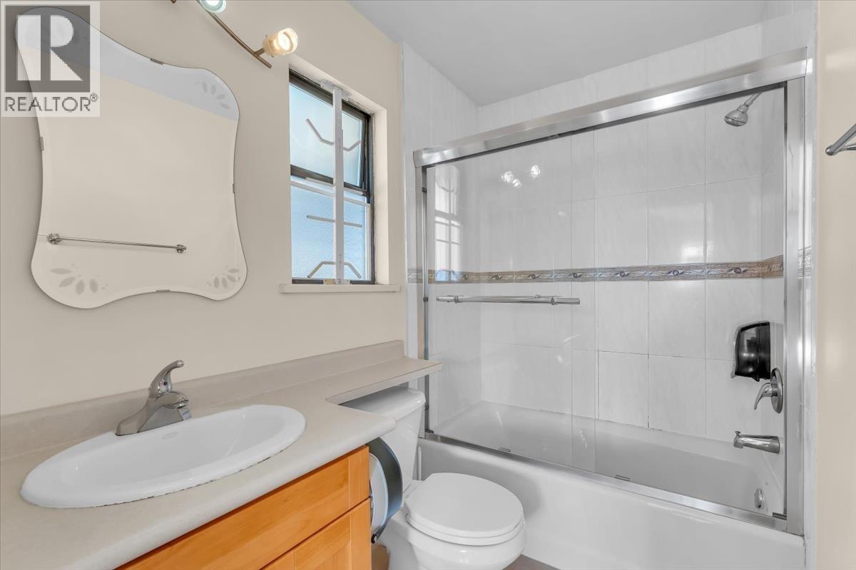 7266 17th Avenue, Burnaby, British Columbia  V3N 1K9 - Photo 18 - R3116711