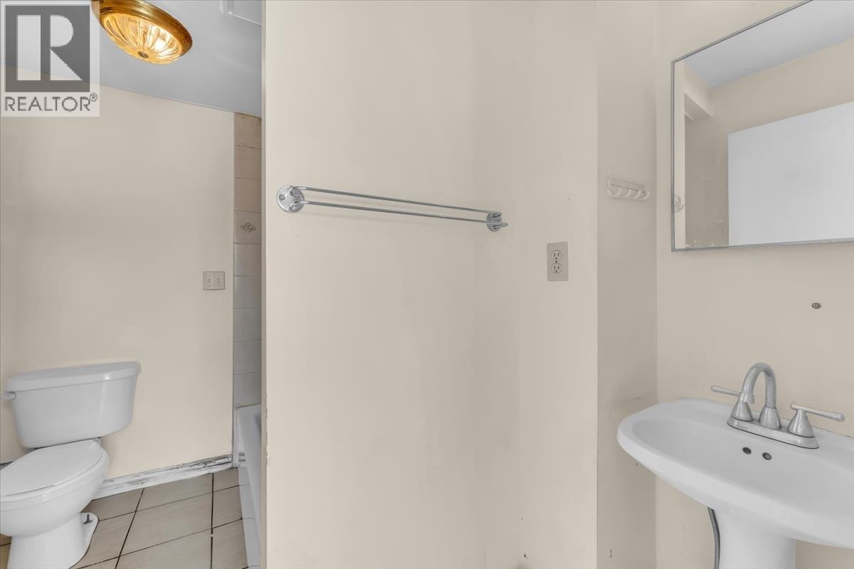 7266 17th Avenue, Burnaby, British Columbia  V3N 1K9 - Photo 28 - R3116711