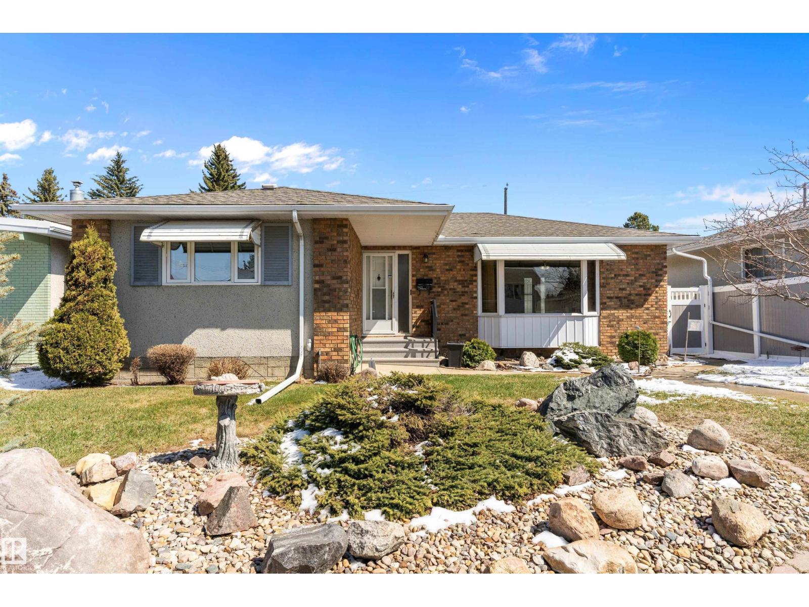 9411 68a St Nw, Edmonton, Alberta  T6B 1T9 - Photo 1 - E4484484