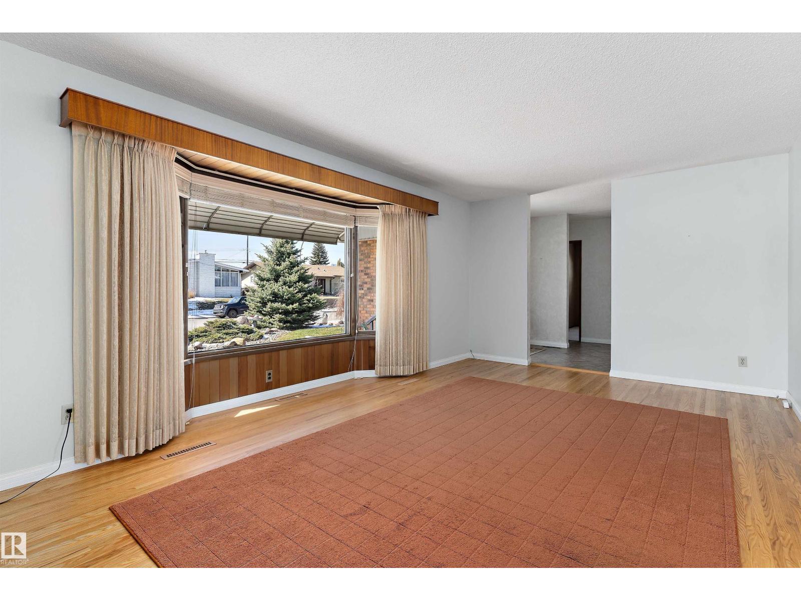 9411 68a St Nw, Edmonton, Alberta  T6B 1T9 - Photo 12 - E4484484