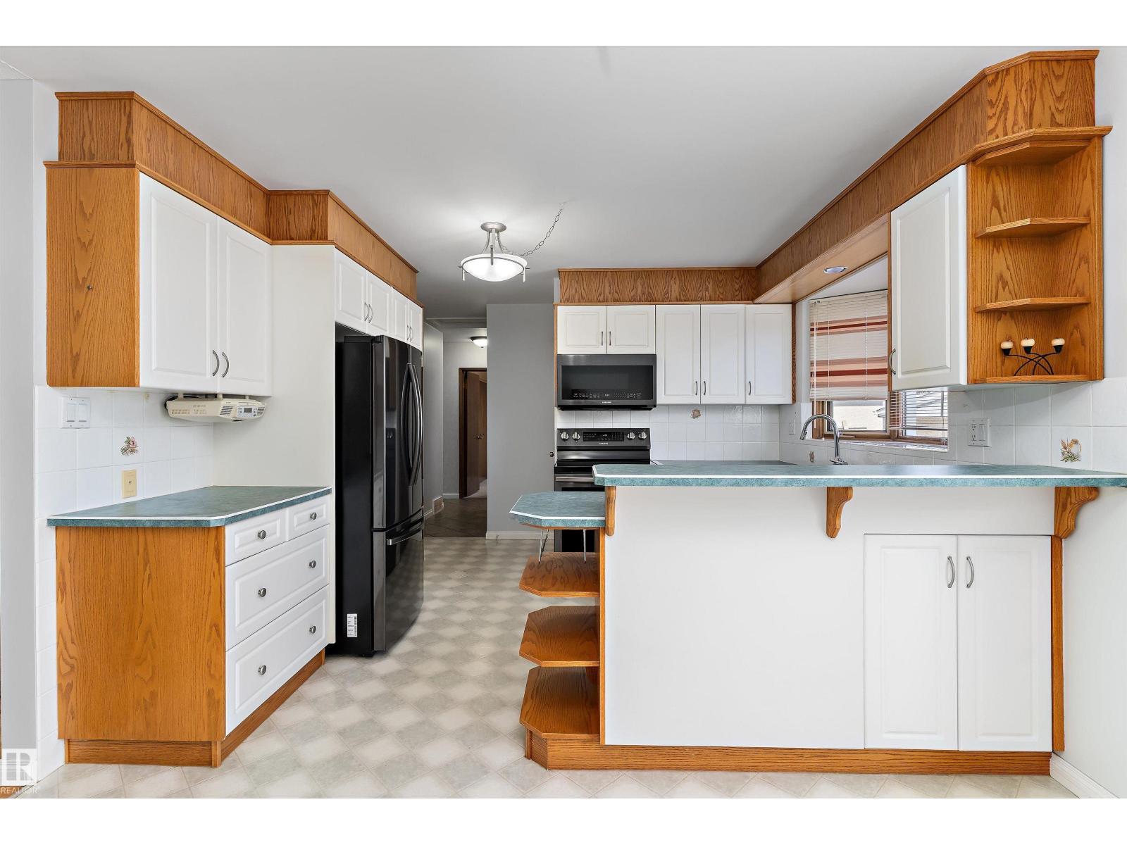 9411 68a St Nw, Edmonton, Alberta  T6B 1T9 - Photo 17 - E4484484