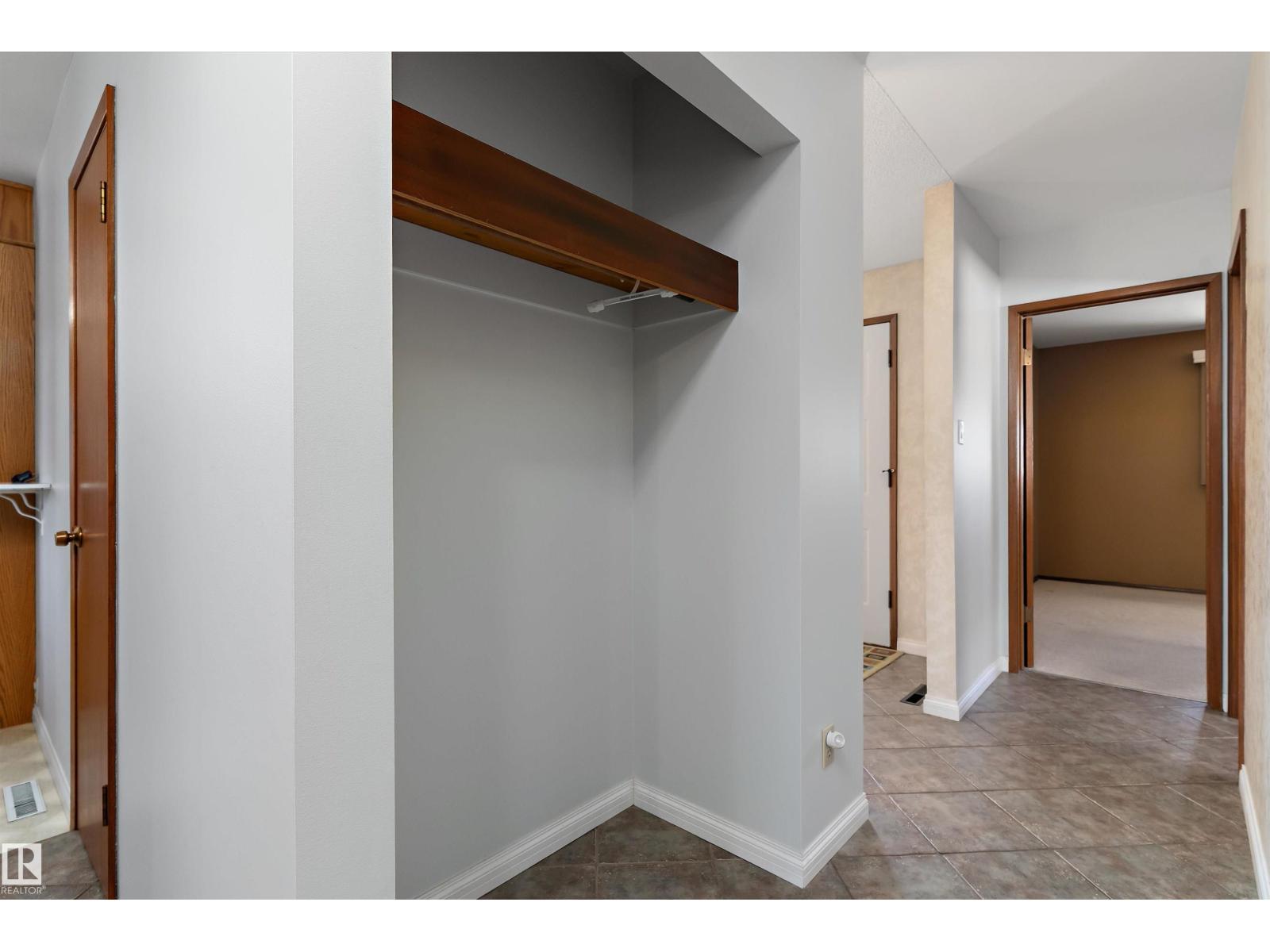 9411 68a St Nw, Edmonton, Alberta  T6B 1T9 - Photo 27 - E4484484