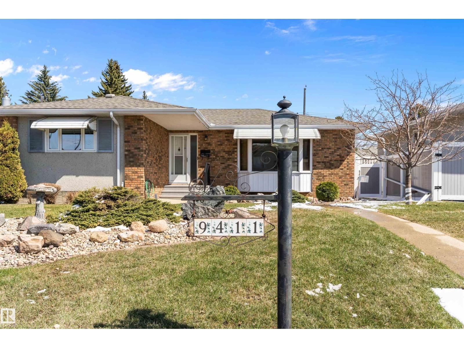 9411 68a St Nw, Edmonton, Alberta  T6B 1T9 - Photo 3 - E4484484