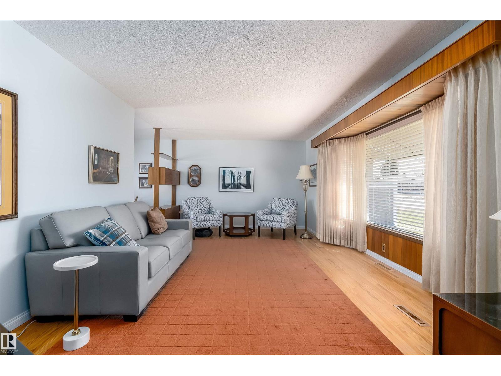 9411 68a St Nw, Edmonton, Alberta  T6B 1T9 - Photo 5 - E4484484