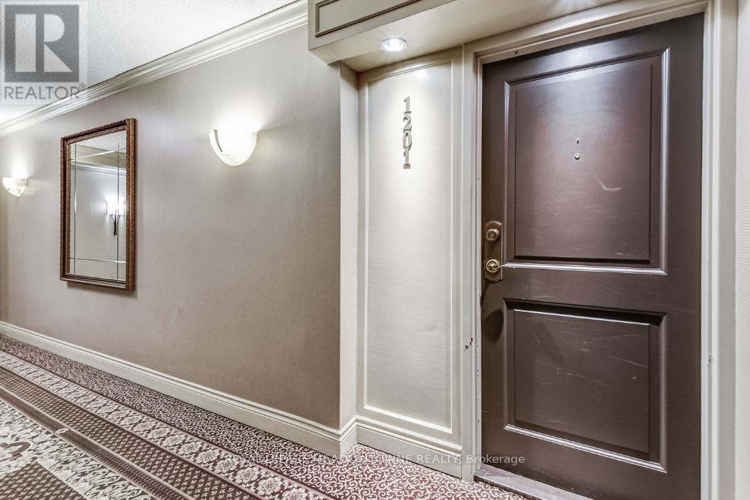 1201 - 30 Wellington Street E, Toronto, Ontario  M5E 1S3 - Photo 2 - C13053528