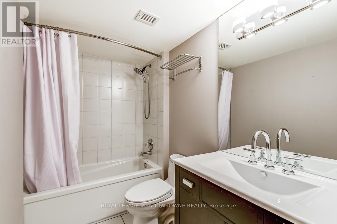 1201 - 30 Wellington Street E, Toronto, Ontario  M5E 1S3 - Photo 25 - C13053528