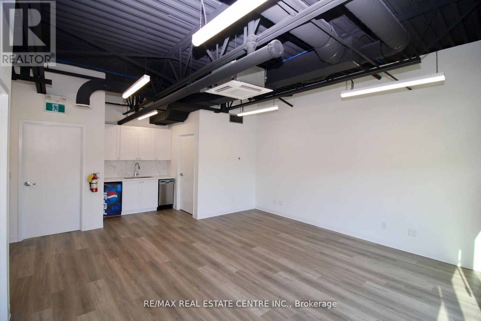 16 - 587 HANLON CREEK BOULEVARD, Guelph, Ontario