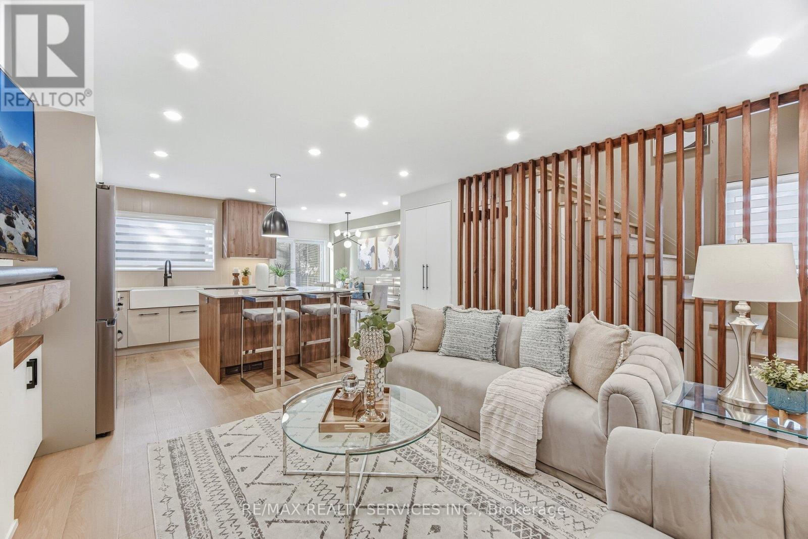 42 Frontier Pt Way, Toronto, Ontario  M1B 4G4 - Photo 11 - E13053520