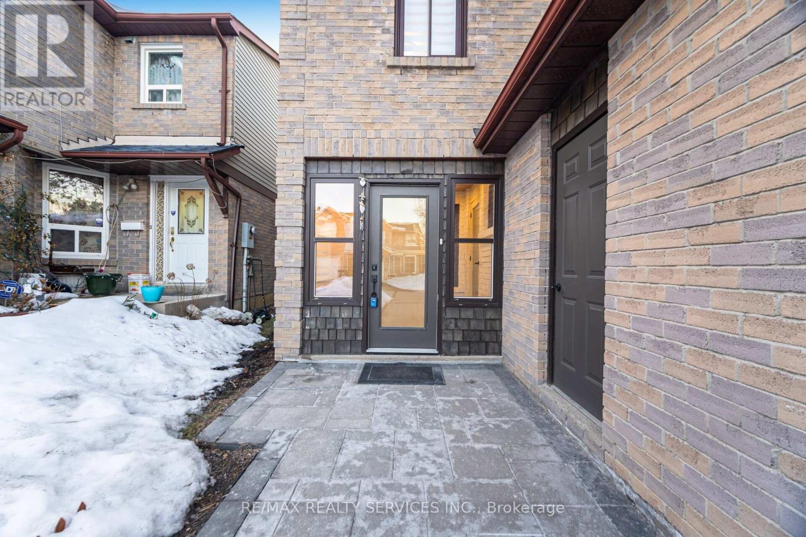 42 Frontier Pt Way, Toronto, Ontario  M1B 4G4 - Photo 3 - E13053520