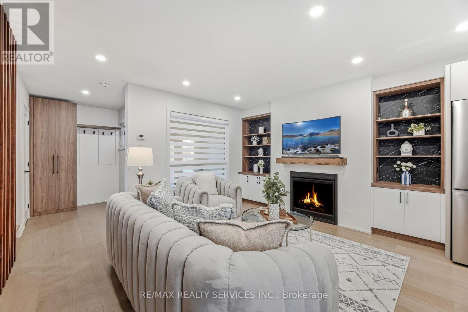 42 Frontier Pt Way, Toronto, Ontario  M1B 4G4 - Photo 8 - E13053520