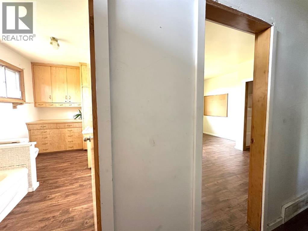 400 Strom Street, Heisler, Alberta  T0B 2A0 - Photo 31 - A2246760