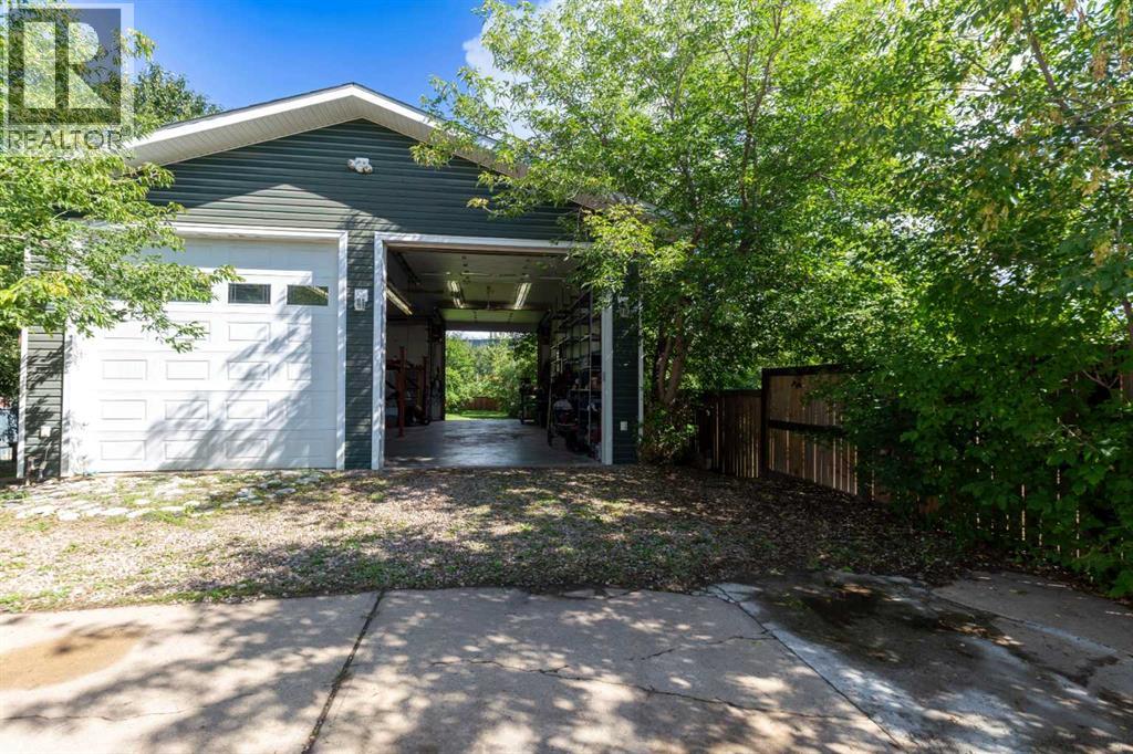 53 Fitzsimmons Avenue, Fort Mcmurray, Alberta  T9H 1Z3 - Photo 2 - A2301123