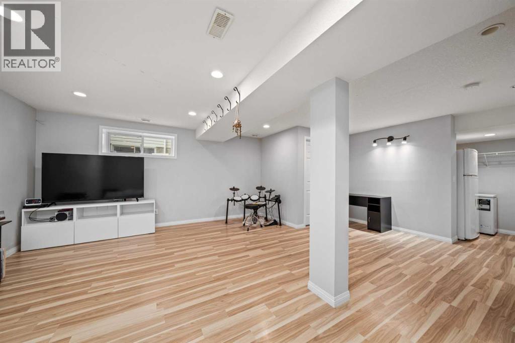 115 Drake Landing Court, Okotoks, Alberta  T1S 2M3 - Photo 33 - A2304652