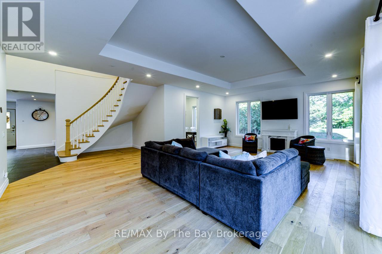 7881 Poplar Side Road, Clearview, Ontario  L9Y 5N4 - Photo 10 - S12896858