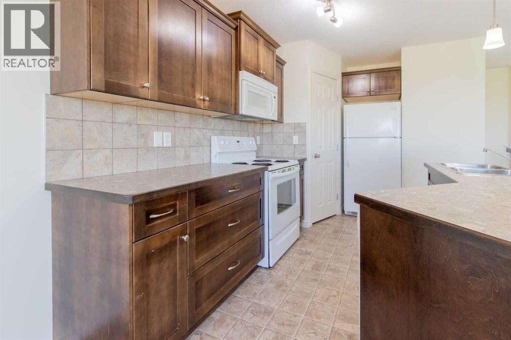 3(C), 4406 Lake Drive, Coalhurst, Alberta  T0L 0V2 - Photo 15 - A2305696