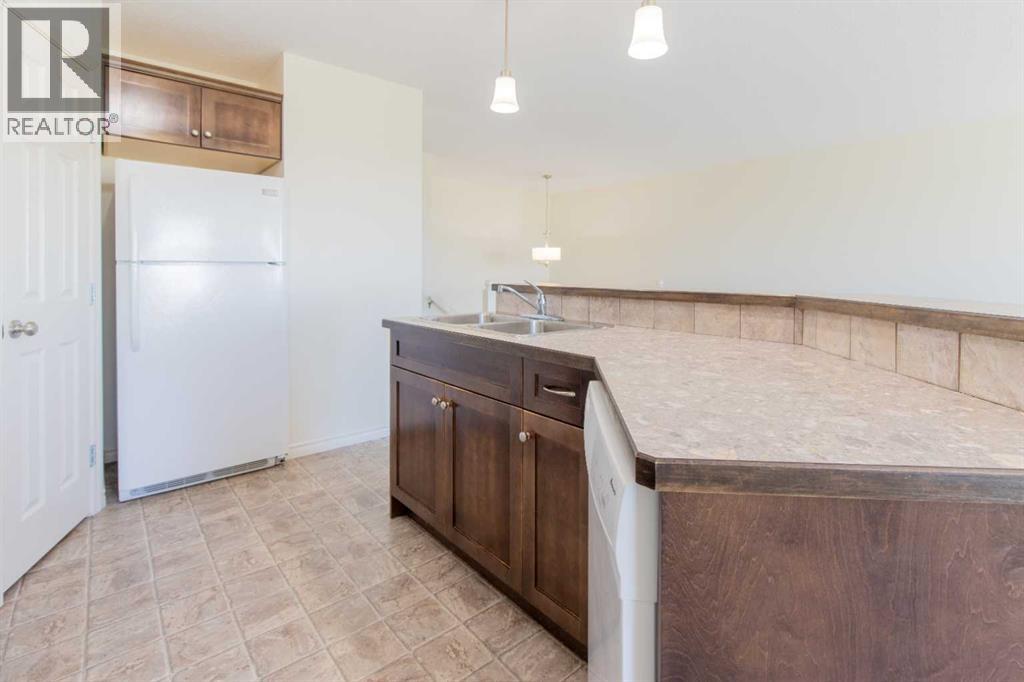 3(C), 4406 Lake Drive, Coalhurst, Alberta  T0L 0V2 - Photo 16 - A2305696