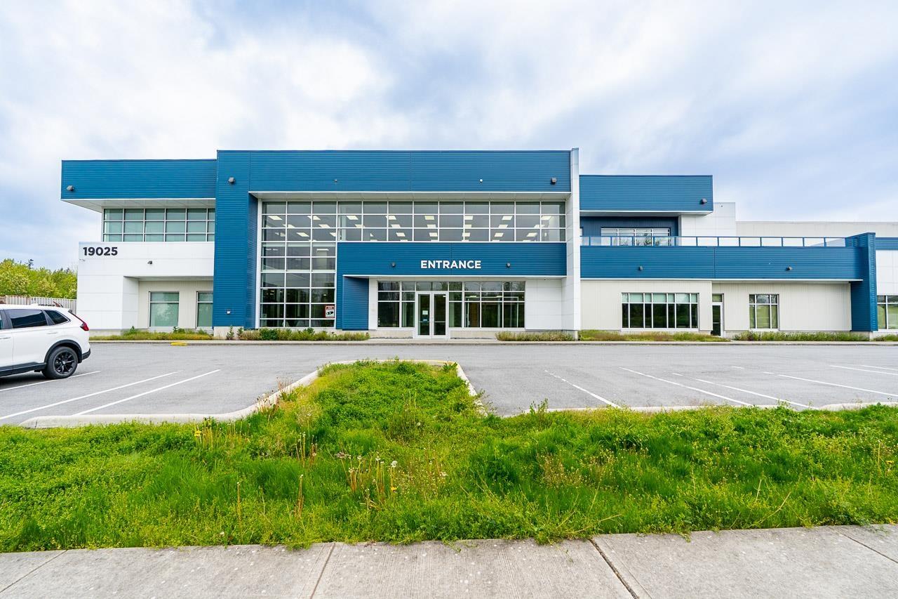 19025 52 AVENUE, Surrey, British Columbia