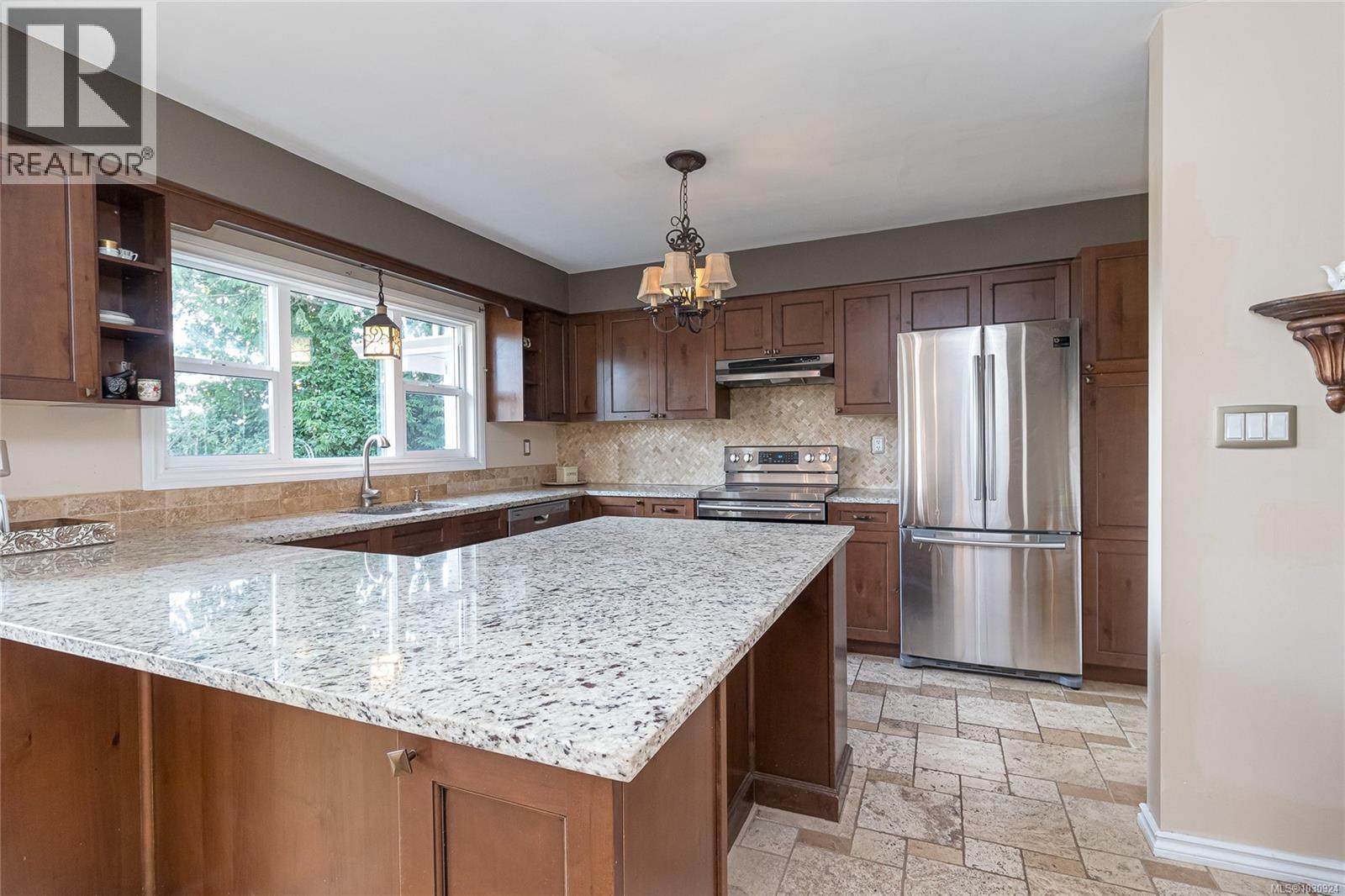 3931 Circle Dr, Metchosin, British Columbia  V9C 4A9 - Photo 5 - 1030924