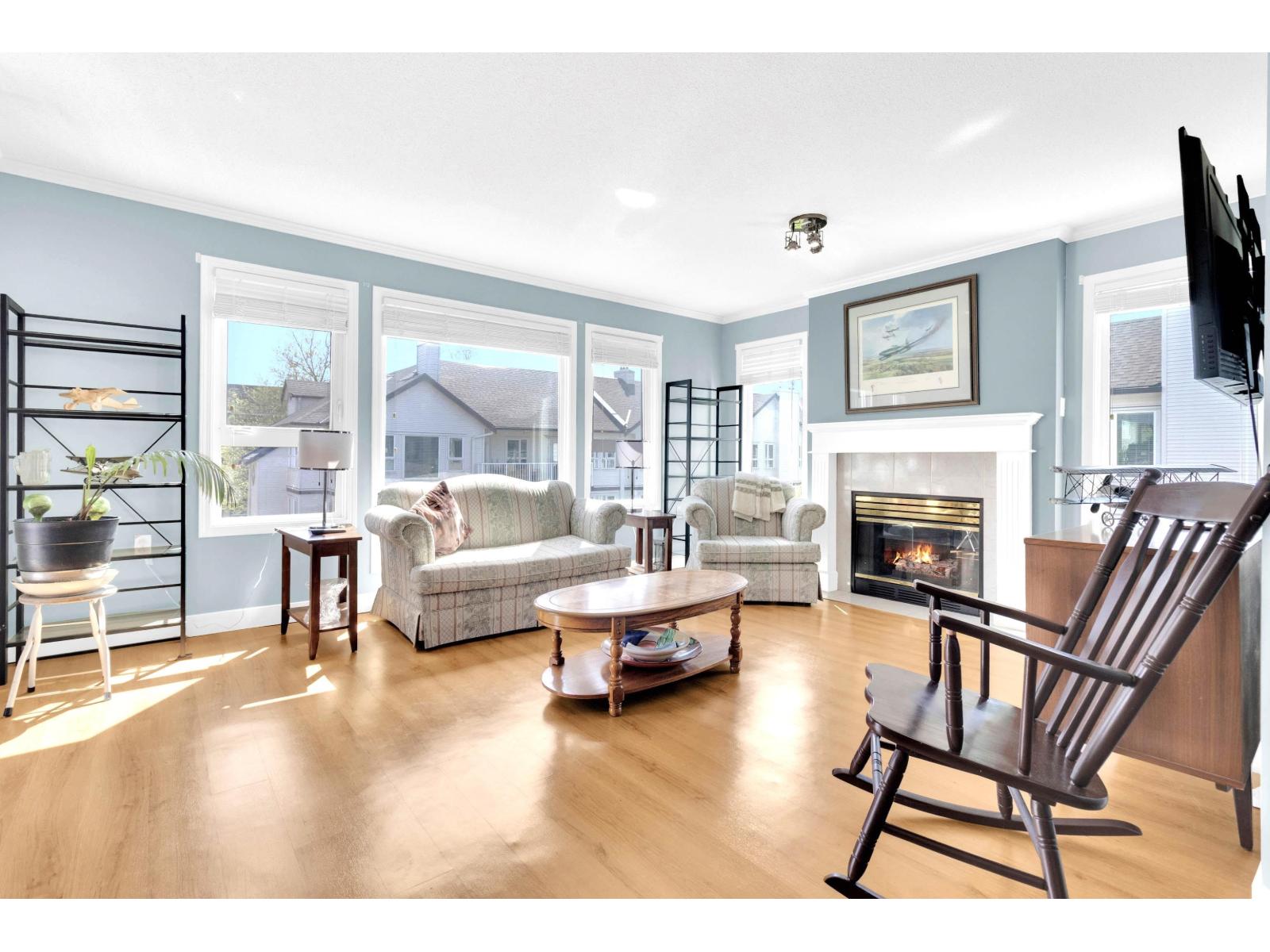 302 17740 58a Avenue, Surrey, British Columbia  V3S 8M5 - Photo 1 - R3115879