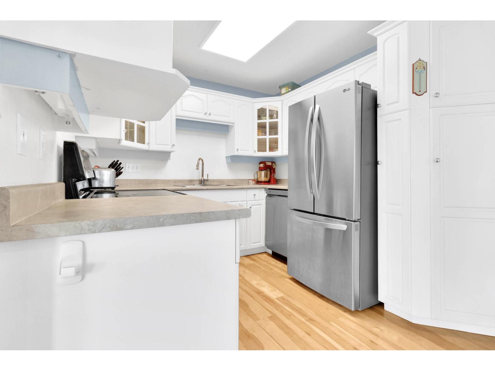 302 17740 58a Avenue, Surrey, British Columbia  V3S 8M5 - Photo 7 - R3115879