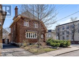 592 BESSERER STREET, Ottawa, Ontario