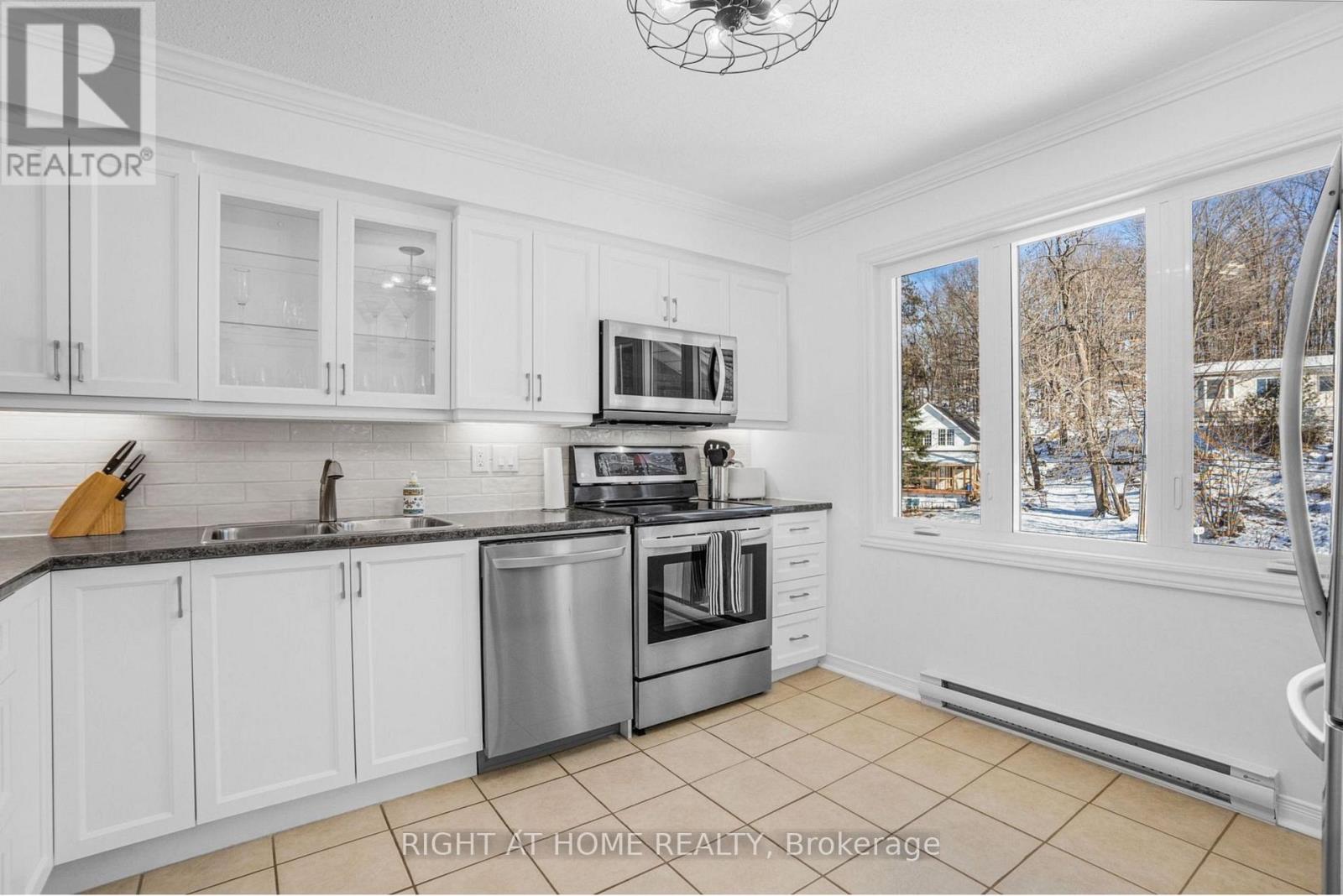 6 - 194-A Edwards Street, Clarence-Rockland, Ontario  K4K 1H8 - Photo 5 - X13053838