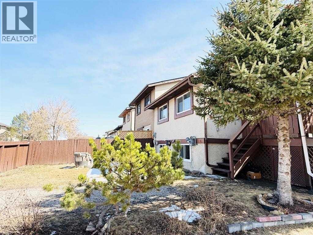 15 Pinecliff Close Ne, Calgary, Alberta  T1Y 4N3 - Photo 1 - A2304632