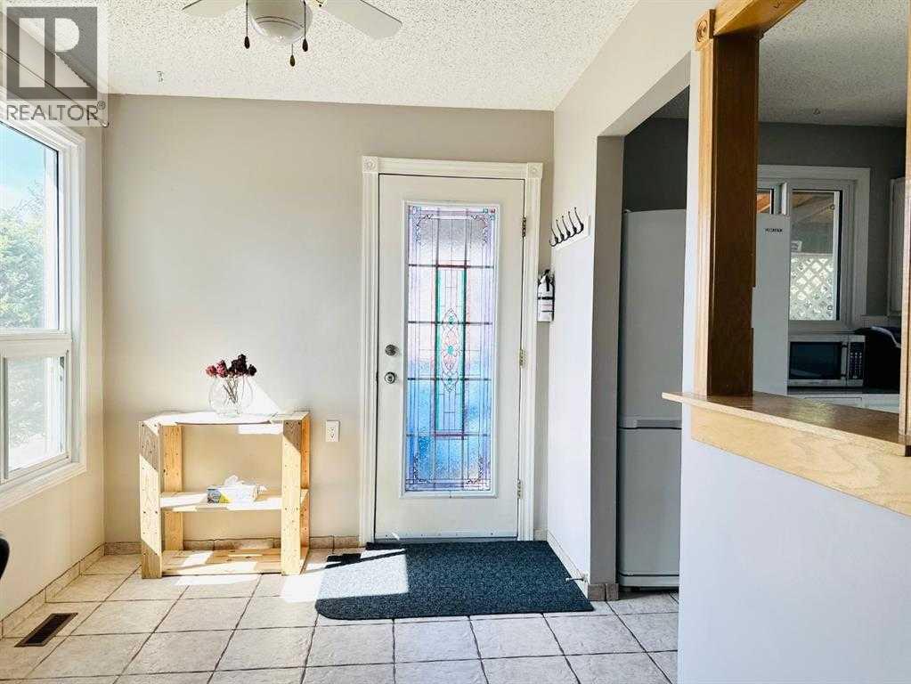 15 Pinecliff Close Ne, Calgary, Alberta  T1Y 4N3 - Photo 16 - A2304632