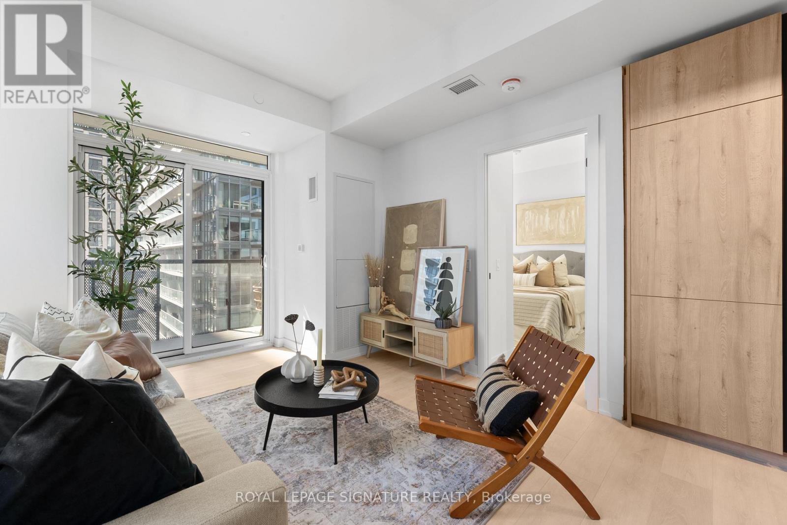 2502 - 117 Broadway Avenue, Toronto, Ontario  M4P 1V3 - Photo 2 - C13052734