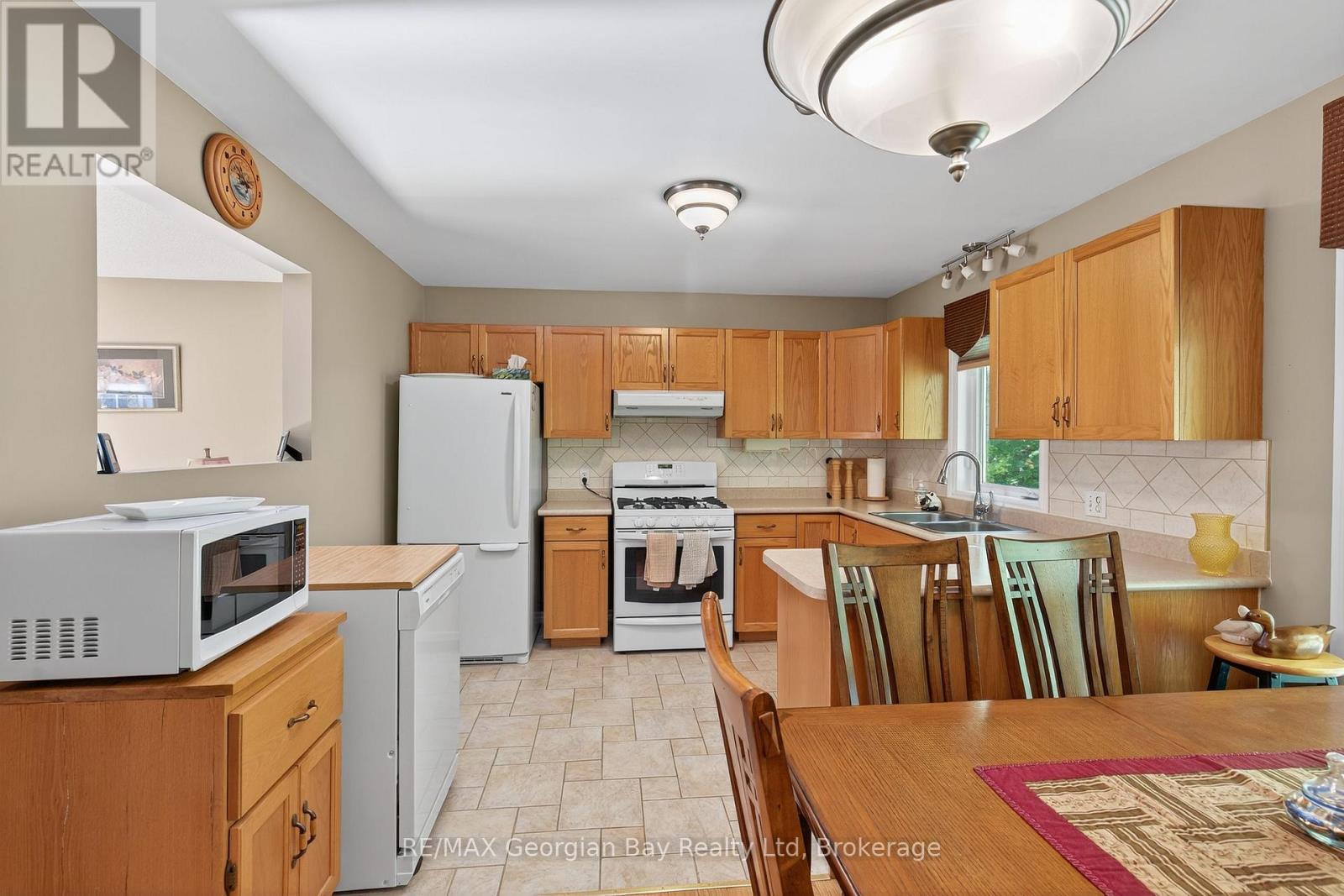 56 Becketts Side Road, Tay, Ontario  L0K 2C0 - Photo 7 - S13053872