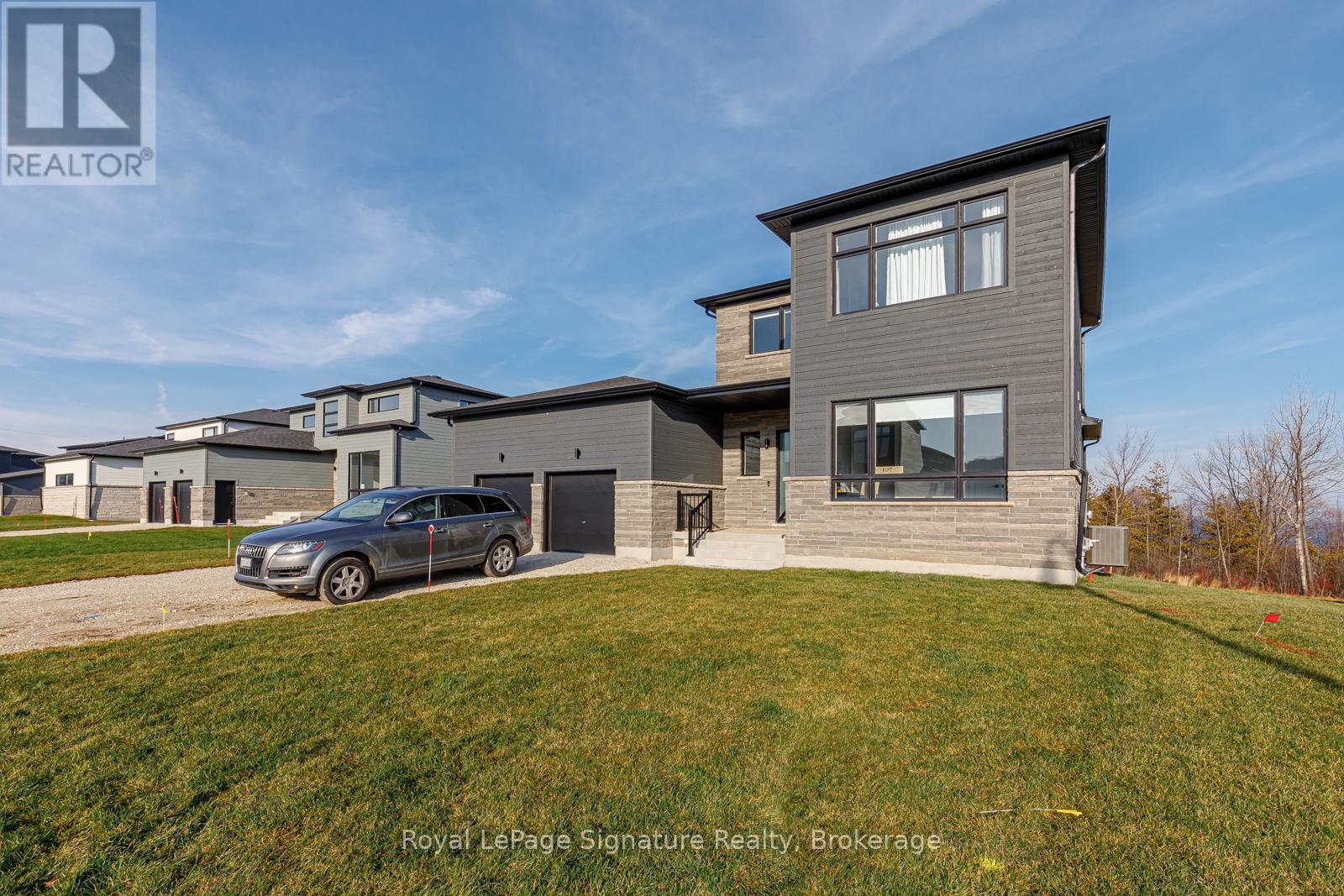 107 Sladden Court, Blue Mountains, Ontario  N0H 2P0 - Photo 1 - X13053682