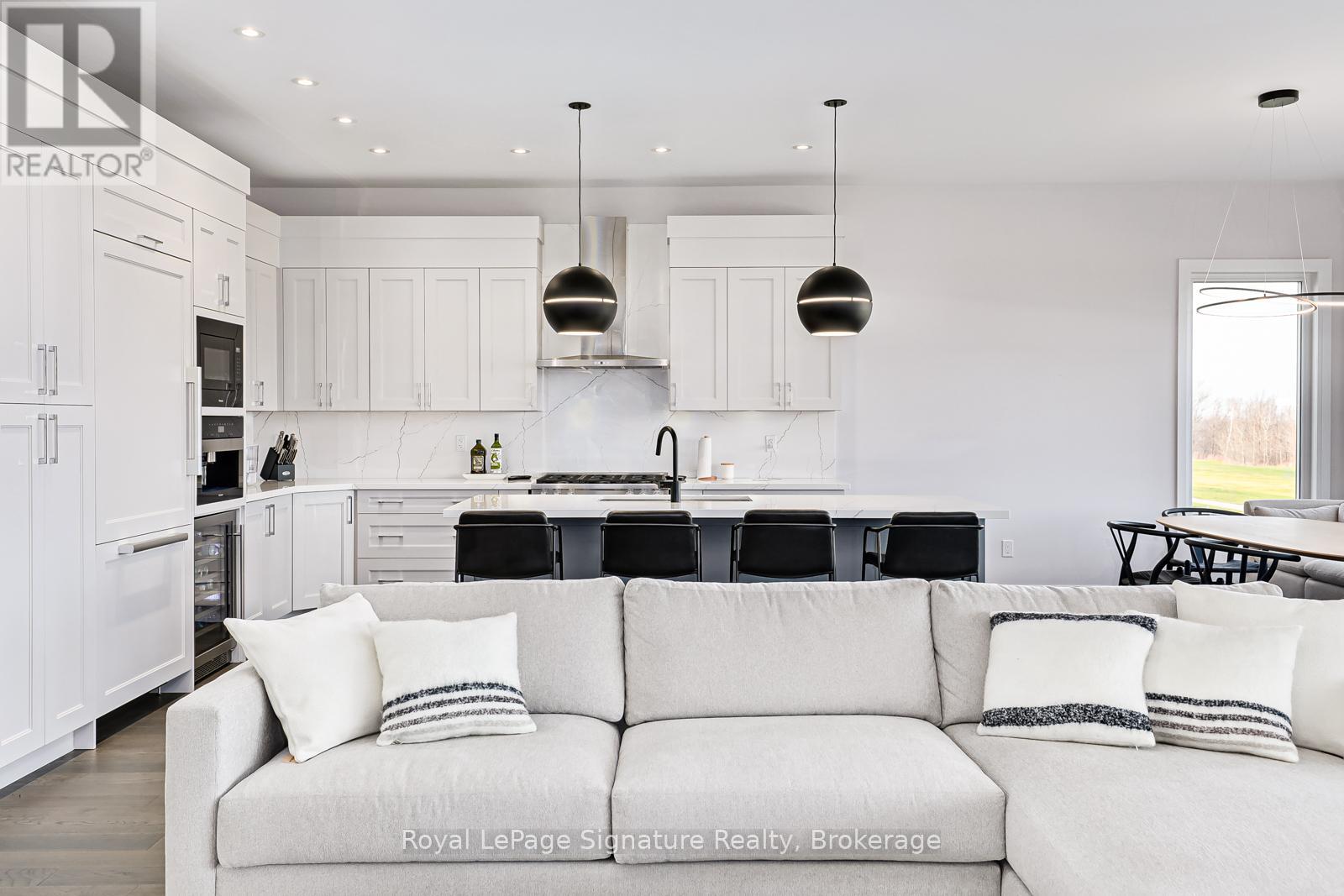 107 Sladden Court, Blue Mountains, Ontario  N0H 2P0 - Photo 11 - X13053682