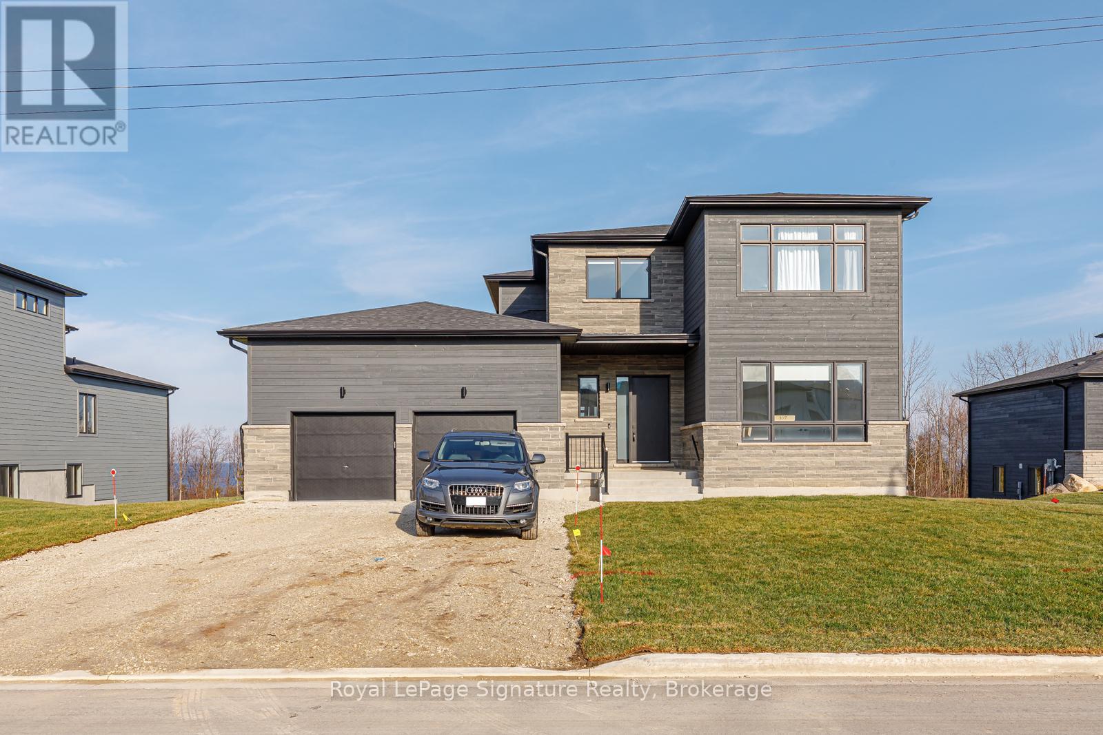 107 Sladden Court, Blue Mountains, Ontario  N0H 2P0 - Photo 2 - X13053682