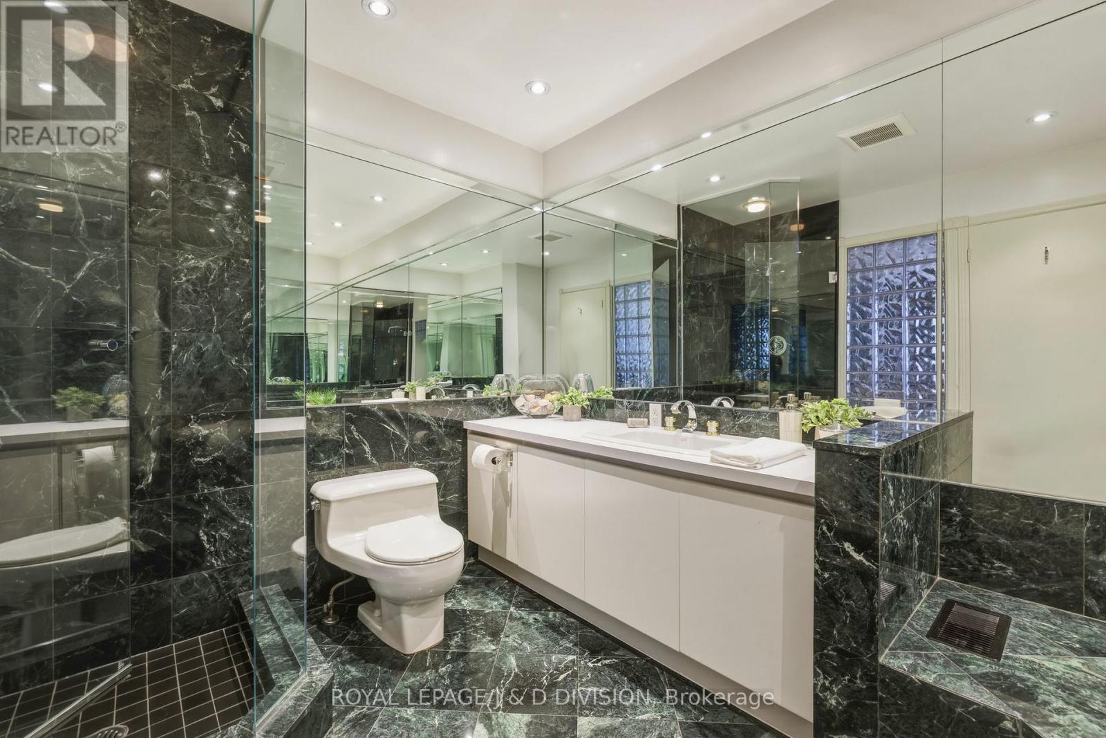 122 Cortleigh Boulevard, Toronto, Ontario  M4R 1K6 - Photo 18 - C13053698