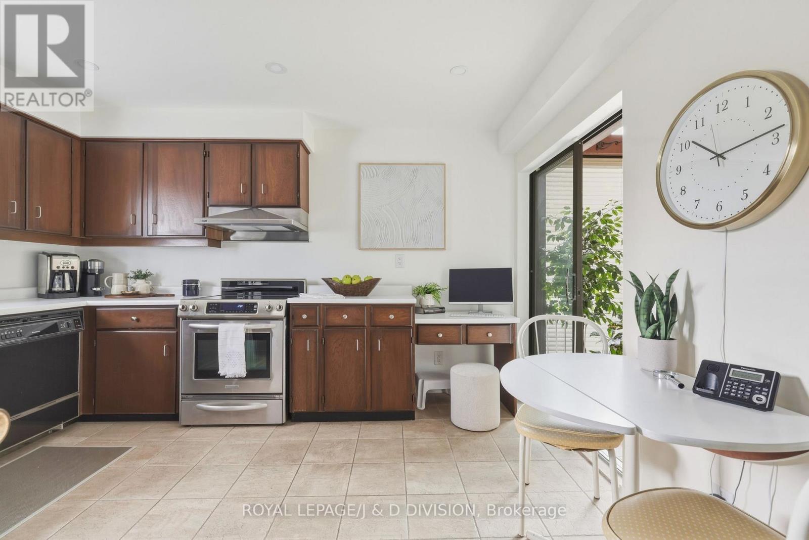 122 Cortleigh Boulevard, Toronto, Ontario  M4R 1K6 - Photo 8 - C13053698