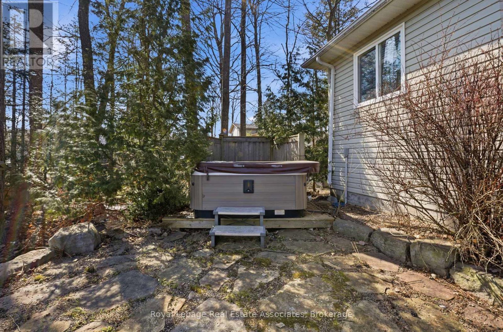 8 Beaverdale Crescent, Georgina, Ontario  L0E 1N0 - Photo 35 - N13053700