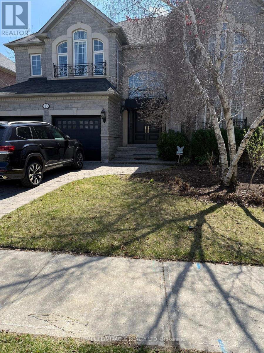 15 VILLAGE GREEN DRIVE, Vaughan, Ontario