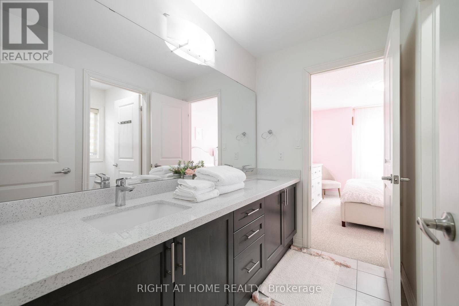 12 Tupling Street, Bradford West Gwillimbury (Bradford), Ontario  L3Z 0W8 - Photo 38 - N13053866