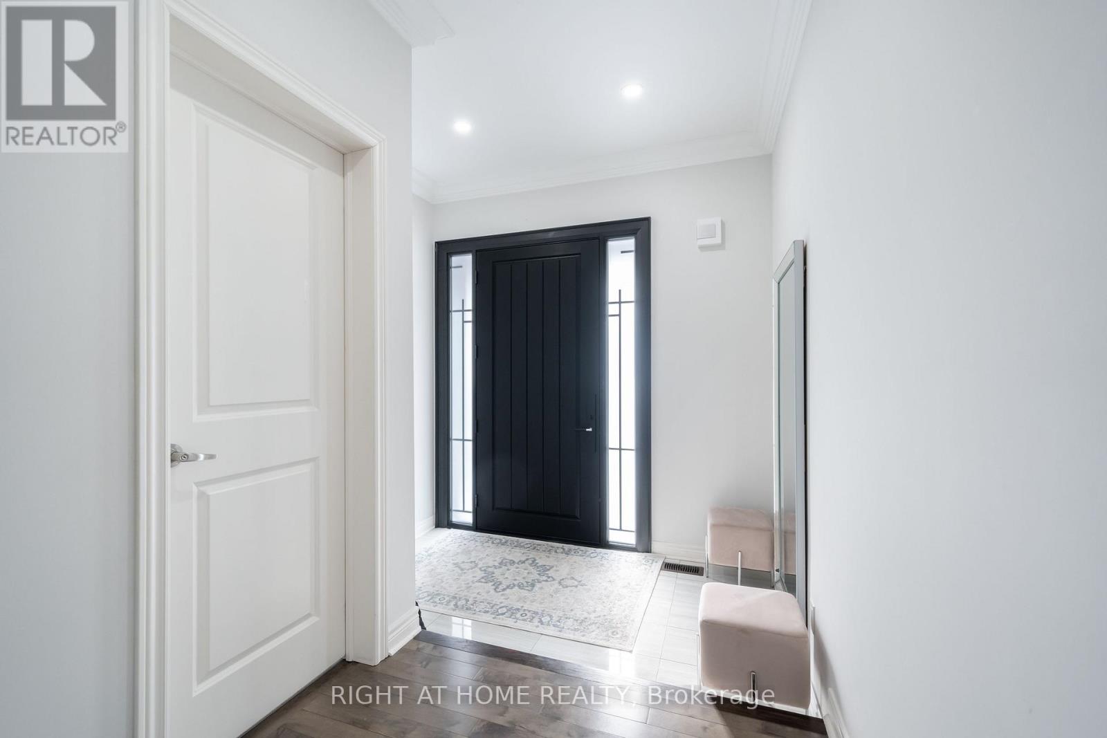 12 Tupling Street, Bradford West Gwillimbury (Bradford), Ontario  L3Z 0W8 - Photo 4 - N13053866