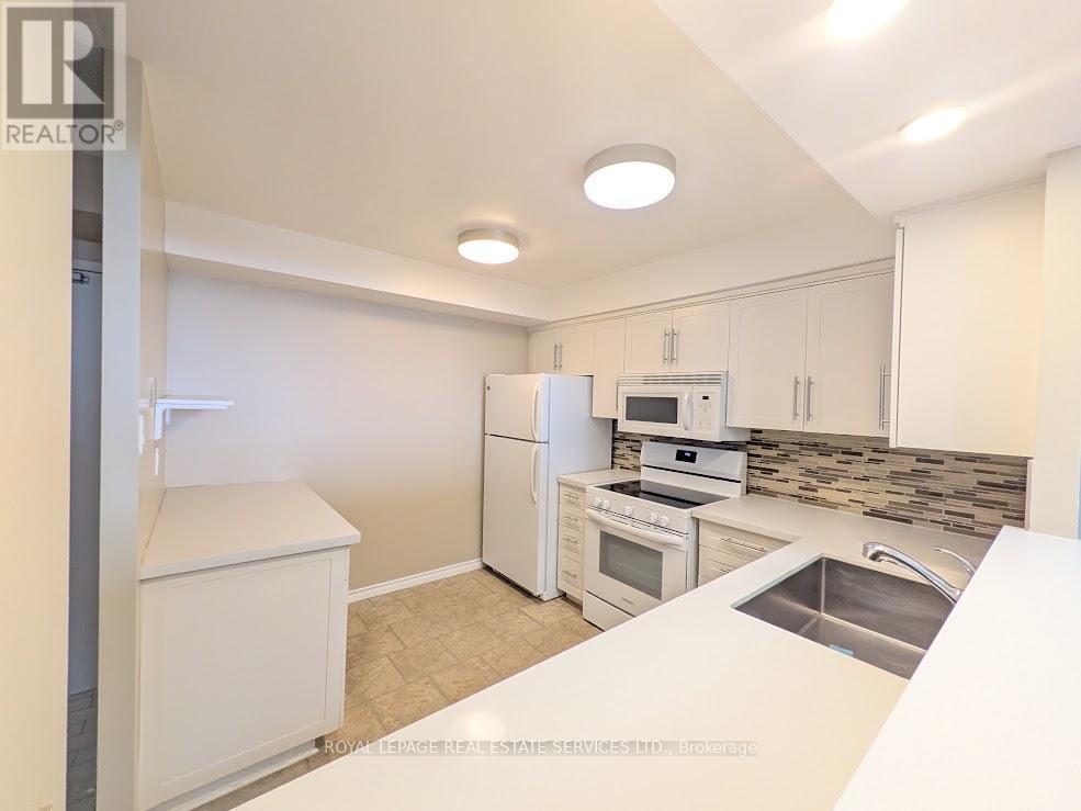 1504 - 3845 Lake Shore Boulevard W, Toronto, Ontario  M8W 4Y3 - Photo 6 - W13046012