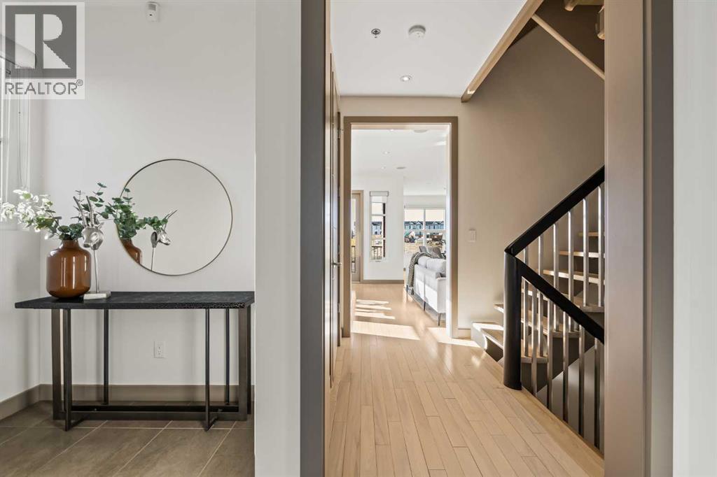 101 Aspen Meadows Hill Sw, Calgary, Alberta  T3H 0G3 - Photo 3 - A2286710