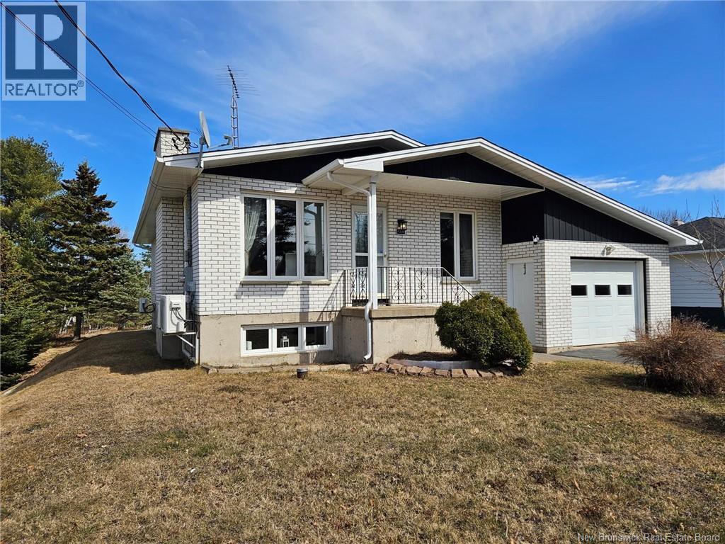 4330 Rue Beauregard, Tracadie, New Brunswick  E1X 1C4 - Photo 1 - NB136393