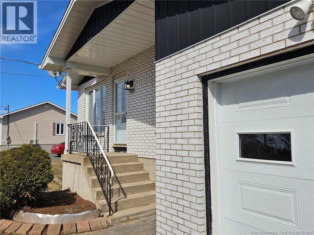 4330 Rue Beauregard, Tracadie, New Brunswick  E1X 1C4 - Photo 3 - NB136393